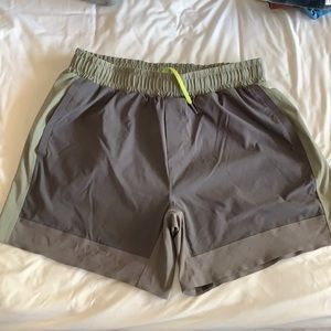 Robert Gellar Lululemon